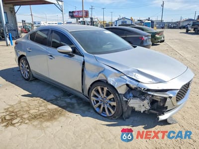 Czwarte zdjęcie samochodu z boku: 2019 MAZDA 3 PREFERRED VIN:3MZBPADL3KM108186 - miniatura
