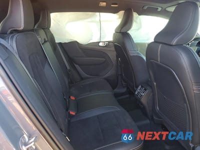 Zdjęcie 11 z 13 samochodu: 2022 VOLVO XC40 T4 R-DESIGN VIN:YV4AC2HM5N2780519 - miniatura