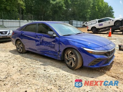 Czwarte zdjęcie samochodu z boku: 2025 HYUNDAI ELANTRA SEL SPORT VIN:KMHLM4DGXSU891454 - miniatura