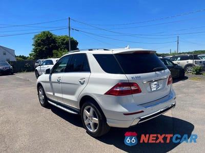 Drugie zdjęcie samochodu z przodu: 2013 MERCEDES-BENZ ML 550 4MATIC VIN:4JGDA7DB8DA195571 - miniatura