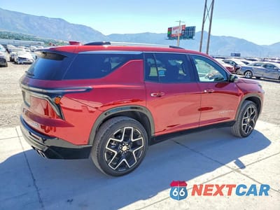 Trzecie zdjęcie samochodu z tyłu: 2026 CHEVROLET TRAVERSE HIGH COUNTRY VIN:1GNEVKKS3TJ108040 - miniatura