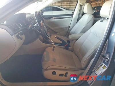 Zdjęcie 7 z 13 samochodu: 2017 VOLKSWAGEN PASSAT SE VIN:1VWBT7A37HC082401 - miniatura