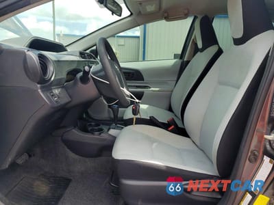 Zdjęcie 7 z 12 samochodu: 2014 TOYOTA PRIUS C ONE VIN:JTDKDTB34E1080622 - miniatura