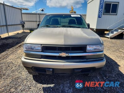 Piąte zdjęcie samochodu w środku: 2003 CHEVROLET S TRUCK S10 VIN:1GCCS19X338280970 - miniatura