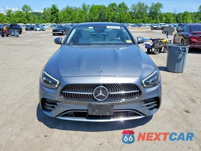Piąte zdjęcie samochodu w środku: 2021 MERCEDES-BENZ E 350 4MATIC VIN:W1KZF8EB9MA957165 - miniatura