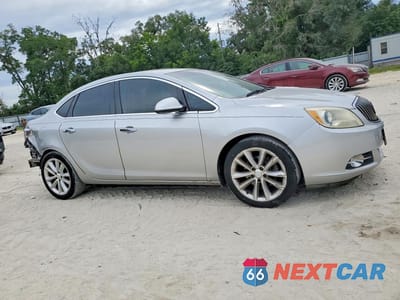 Czwarte zdjęcie samochodu z boku: 2013 BUICK VERANO CONVENIENCE VIN:1G4PR5SK1D4154467 - miniatura