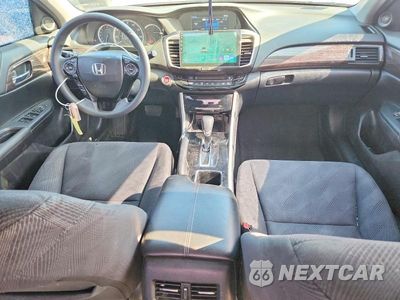 Zdjęcie 8 z 12 samochodu: 2017 HONDA ACCORD EX VIN:1HGCR2F75HA004362 - miniatura