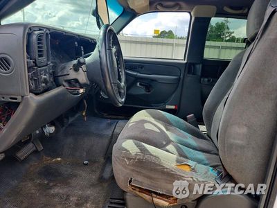 Zdjęcie 7 z 12 samochodu: 2003 CHEVROLET SILVERADO C2500 HEAVY DUTY VIN:1GCHC29U23E254019 - miniatura