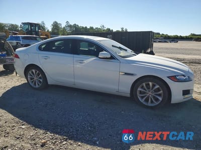 Czwarte zdjęcie samochodu z boku: 2019 JAGUAR XF PREMIUM VIN:SAJBD4FX9KCY78845 - miniatura