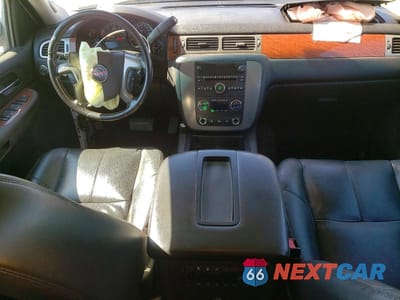 Zdjęcie 8 z 13 samochodu: 2008 GMC YUKON VIN:1GKFK13088J102825 - miniatura