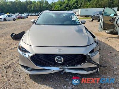 Piąte zdjęcie samochodu w środku: 2025 MAZDA 3 PREFERRED VIN:JM1BPACM4S1774788 - miniatura