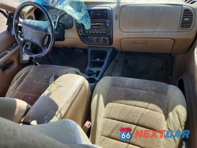 Zdjęcie 8 z 14 samochodu: 2001 FORD EXPLORER XLT VIN:1FMZU73E81ZA27404 - miniatura