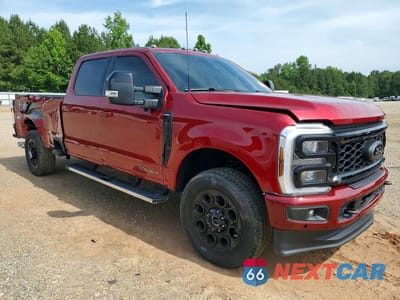 Czwarte zdjęcie samochodu z boku: 2025 FORD F350 SUPER DUTY VIN:1FT8W3BT0SEC45882 - miniatura