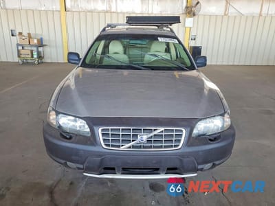Piąte zdjęcie samochodu w środku: 2002 VOLVO V70 XC VIN:YV1SZ58DX21071863 - miniatura