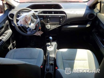 Zdjęcie 8 z 12 samochodu: 2017 TOYOTA PRIUS C ONE VIN:JTDKDTB34H1592823 - miniatura