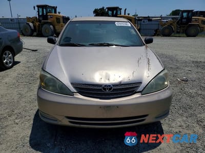 Piąte zdjęcie samochodu w środku: 2002 TOYOTA CAMRY LE V6 VIN:4T1BF32K42U026454 - miniatura