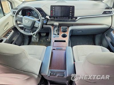 Zdjęcie 8 z 12 samochodu: 2023 TOYOTA SIENNA VIN:5TDKRKECXPS162044 - miniatura