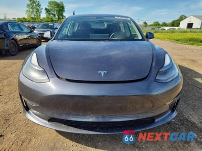 Piąte zdjęcie samochodu w środku: 2022 TESLA MODEL 3 VIN:5YJ3E1EB6NF236725 - miniatura
