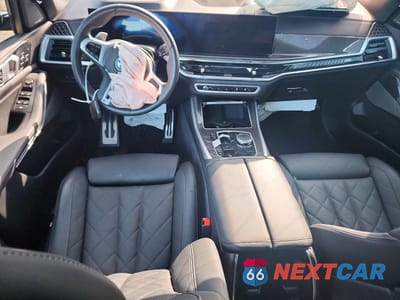 Zdjęcie 8 z 12 samochodu: 2026 BMW X5 M60I VIN:5UX33EU05T9106387 - miniatura