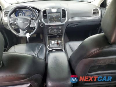 Zdjęcie 8 z 12 samochodu: 2016 CHRYSLER 300 LIMITED VIN:2C3CCARG7GH262098 - miniatura