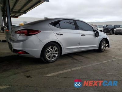 Trzecie zdjęcie samochodu z tyłu: 2019 HYUNDAI ELANTRA SEL VIN:KMHD84LF7KU767711 - miniatura