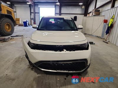 Piąte zdjęcie samochodu w środku: 2023 KIA SOUL LX VIN:KNDJ23AU3P7858002 - miniatura