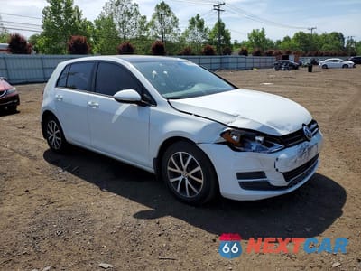 Czwarte zdjęcie samochodu z boku: 2017 VOLKSWAGEN GOLF S VIN:3VW217AUXHM076900 - miniatura