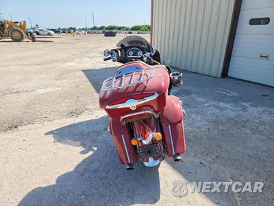 Czwarte zdjęcie samochodu z boku: 2015 INDIAN ROADMASTER VIN:56KTRAAA1F3325497 - miniatura