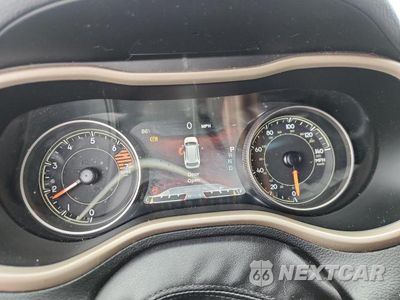 Zdjęcie 9 z 12 samochodu: 2017 JEEP CHEROKEE LIMITED VIN:1C4PJLDB3HW522266 - miniatura