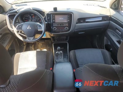 Zdjęcie 8 z 13 samochodu: 2019 MITSUBISHI OUTLANDER SE VIN:JA4AZ3A32KJ000822 - miniatura