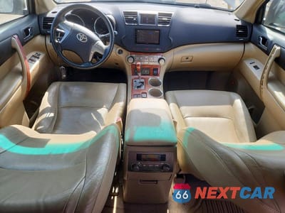Zdjęcie 8 z 13 samochodu: 2008 TOYOTA HIGHLANDER LIMITED VIN:JTEDS42A782020783 - miniatura