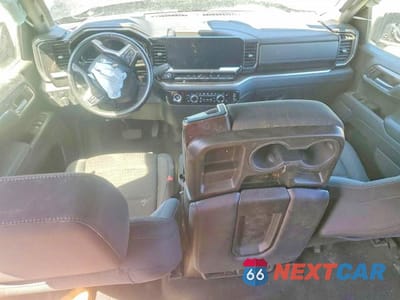 Zdjęcie 8 z 12 samochodu: 2023 CHEVROLET SILVERADO VIN:3GCPDKEK1PG239572 - miniatura