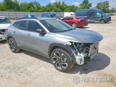 Czwarte zdjęcie samochodu z boku: 2026 CHEVROLET TRAX 2RS VIN:KL77LJEP6TC110939 - miniatura