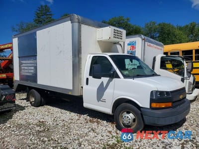 Czwarte zdjęcie samochodu z boku: 2020 CHEVROLET EXPRESS REFRIGERATED DELIVERY TRUCK VIN:1HA6GVCG1LN003374 - miniatura