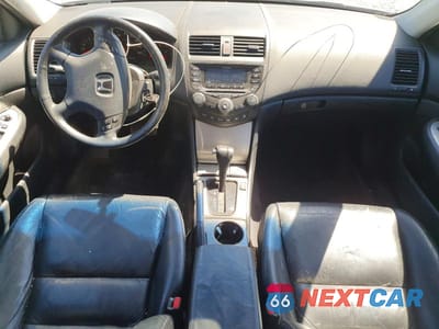 Zdjęcie 8 z 12 samochodu: 2004 HONDA ACCORD EX VIN:1HGCM66524A088297 - miniatura