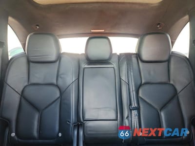 Zdjęcie 10 z 13 samochodu: 2013 PORSCHE CAYENNE GTS VIN:WP1AD2A20DLA71805 - miniatura