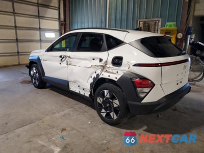 Drugie zdjęcie samochodu z przodu: 2025 HYUNDAI KONA SEL VIN:KM8HB3ABXSU316432 - miniatura