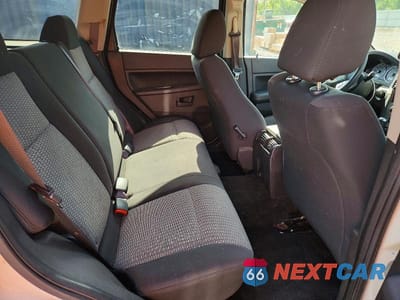 Zdjęcie 11 z 13 samochodu: 2008 JEEP GRAND CHEROKEE LAREDO VIN:1J8GR48KX8C247059 - miniatura