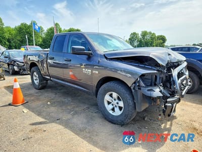 Czwarte zdjęcie samochodu z boku: 2019 RAM 1500 CLASSIC TRADESMAN VIN:1C6RR7FTXKS542552 - miniatura