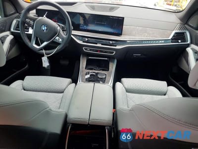 Zdjęcie 8 z 13 samochodu: 2025 BMW X5 XDRIVE50E VIN:5UX43EU06S9Y16742 - miniatura