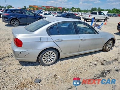 Trzecie zdjęcie samochodu z tyłu: 2009 BMW 328 XI SULEV VIN:WBAPK53549A513074 - miniatura
