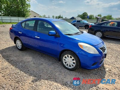 Czwarte zdjęcie samochodu z boku: 2014 NISSAN VERSA 1.6 S VIN:3N1CN7AP3EL826972 - miniatura