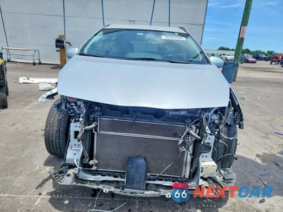 Piąte zdjęcie samochodu w środku: 2013 TOYOTA PRIUS V FIVE VIN:JTDZN3EU0D3221558 - miniatura