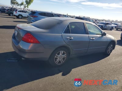 Trzecie zdjęcie samochodu z tyłu: 2006 HONDA ACCORD EX VIN:1HGCM56766A064552 - miniatura
