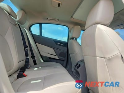 Zdjęcie 10 z 12 samochodu: 2019 JAGUAR XE PREMIUM VIN:SAJAD4GX8KCP49070 - miniatura
