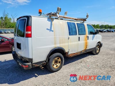 Trzecie zdjęcie samochodu z tyłu: 2010 CHEVROLET EXPRESS G2500 VIN:1GCZGFBA0A1175310 - miniatura