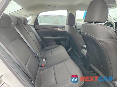 Zdjęcie 10 z 12 samochodu: 2019 KIA FORTE LXS VIN:3KPF24AD0KE111736 - miniatura