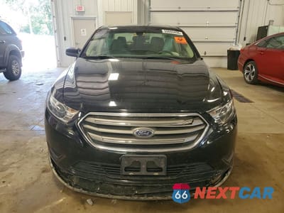 Piąte zdjęcie samochodu w środku: 2018 FORD TAURUS SE VIN:1FAHP2D88JG129564 - miniatura