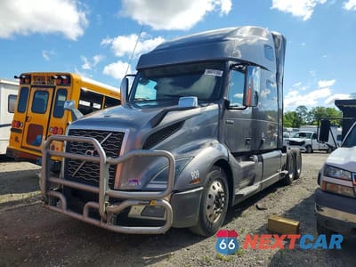 Drugie zdjęcie samochodu z przodu: 2019 VOLVO VN VNL VIN:4V4NC9EH3KN206407 - miniatura