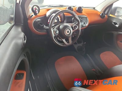 Zdjęcie 8 z 12 samochodu: 2016 SMART FORTWO VIN:WMEFJ5DA3GK078893 - miniatura